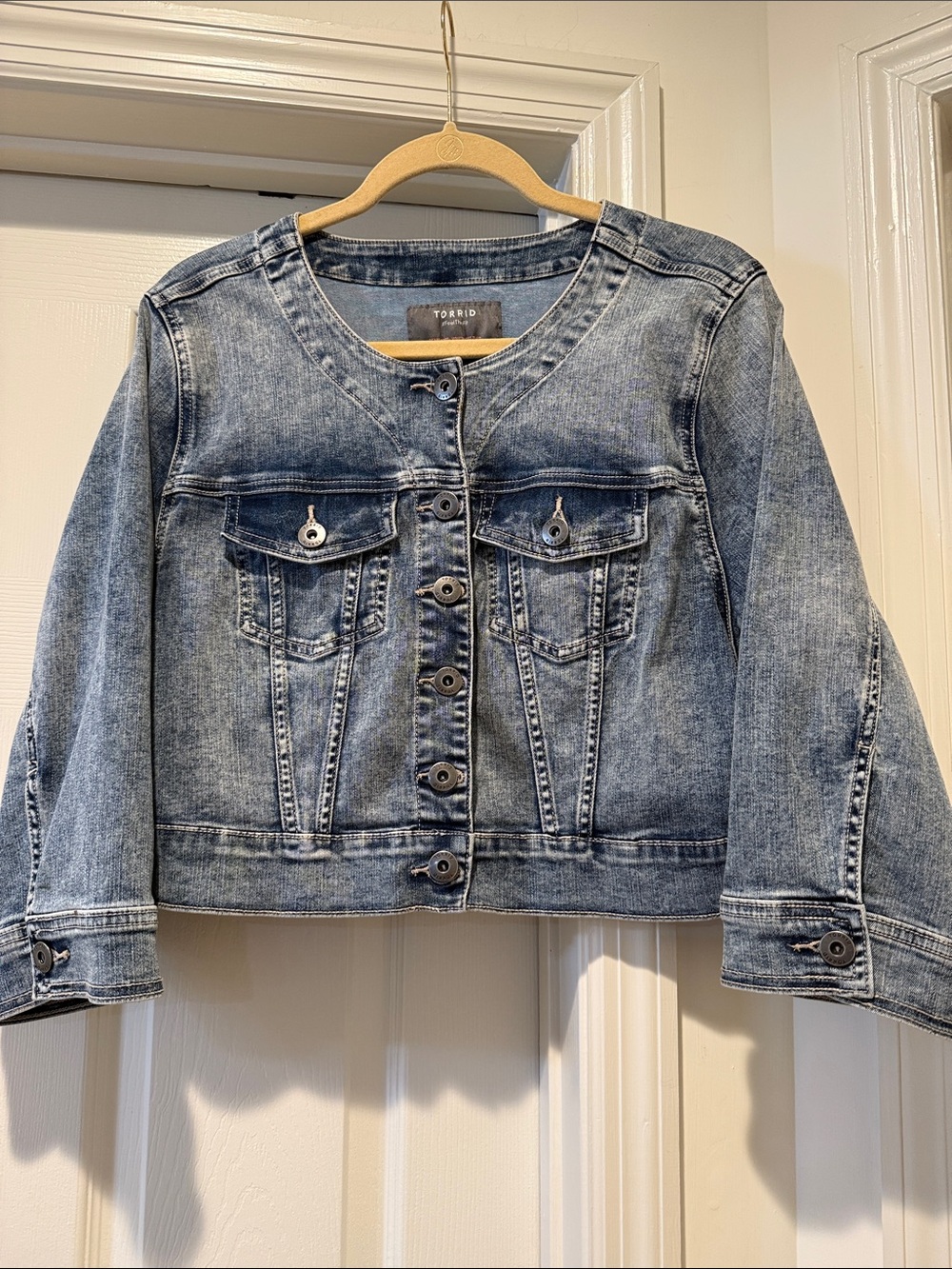 torrid Light Washed Stretch Denim Cropped Jacket 3/4 Sleeves 1X 14-16 Fall Ready - Picture 5 of 16